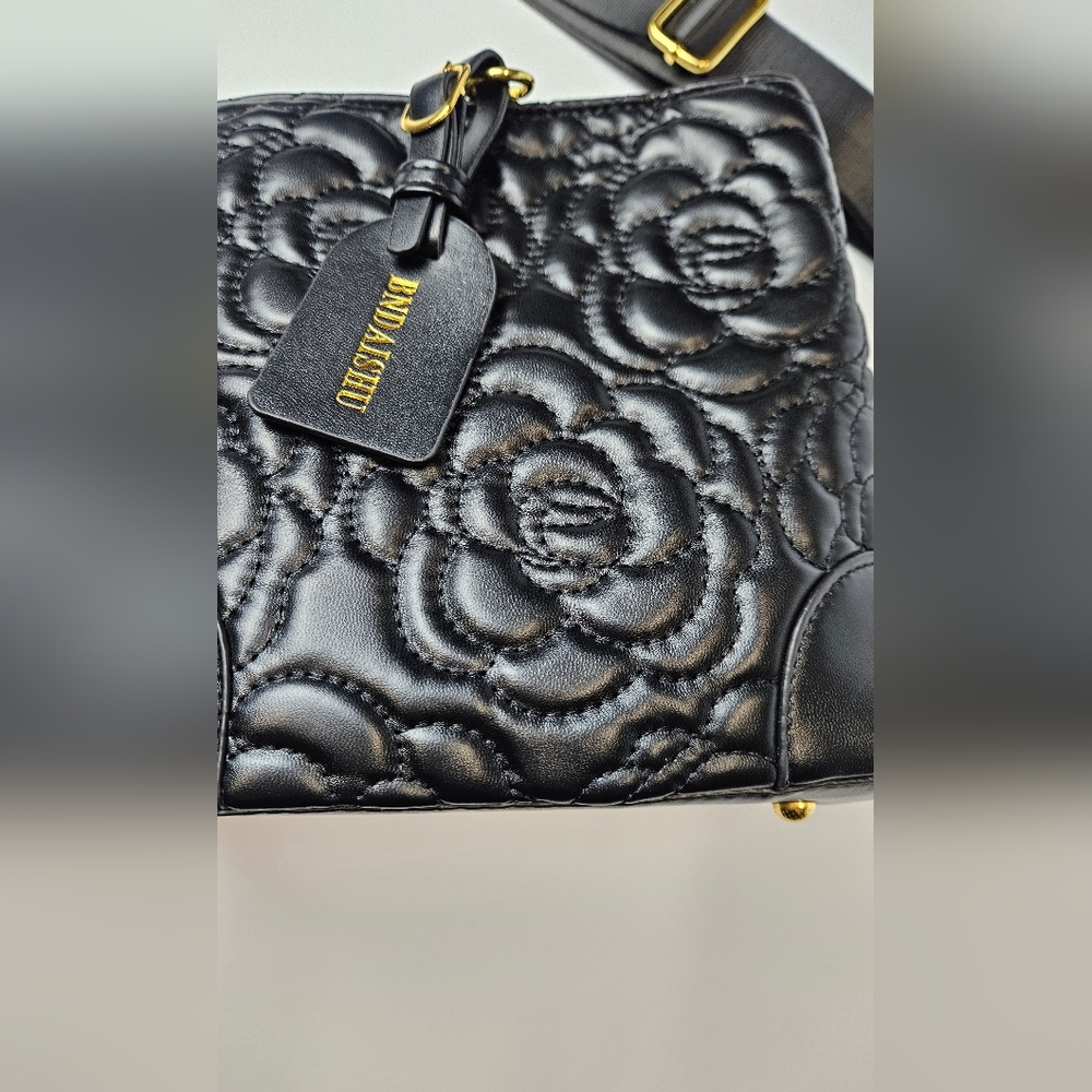 Womens  Black Quilted PU Leather Bag (NWOT)